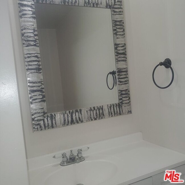 Building Photo - 42100 Parado Del Sol Dr