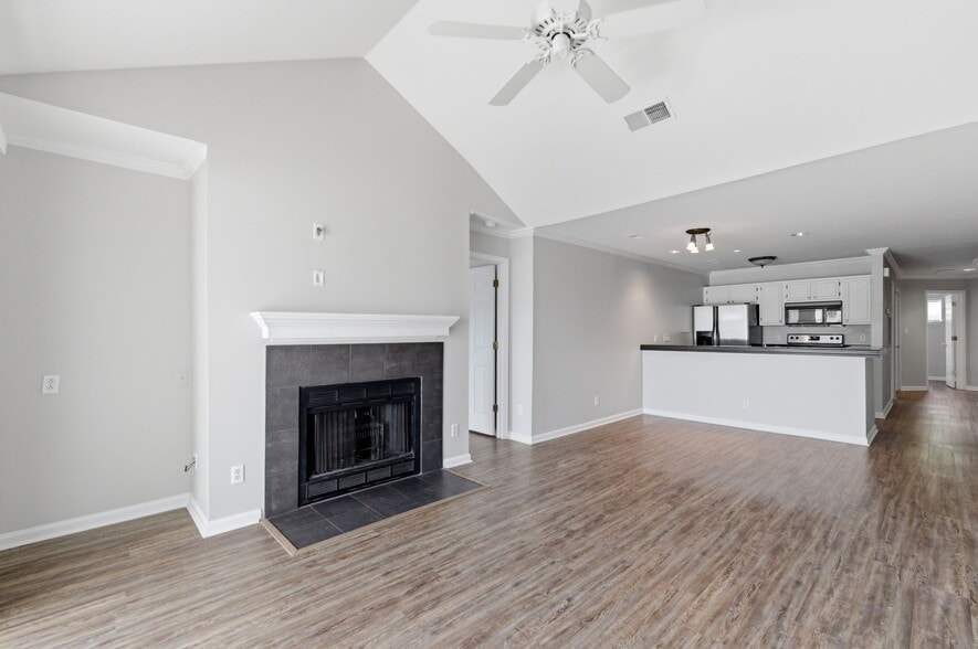 Building Photo - 18705 Vineyard Point Ln