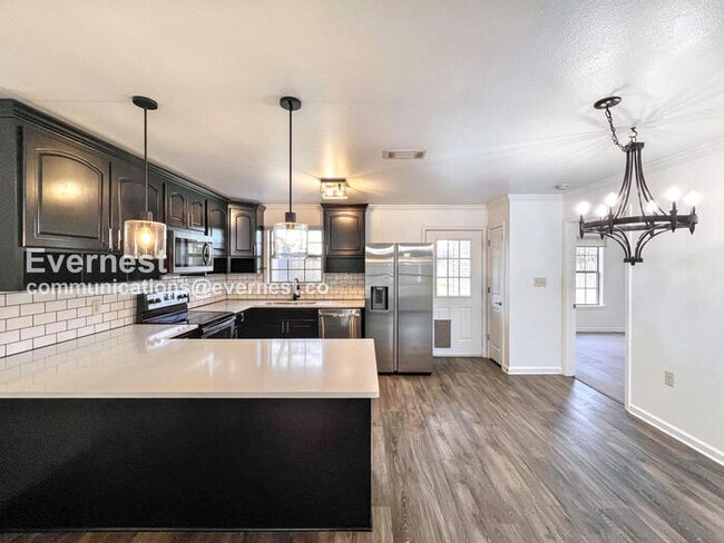 Building Photo - 613 Jefferson St