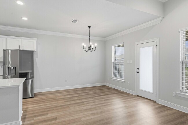 Building Photo - 4630 Jayhawk Dr
