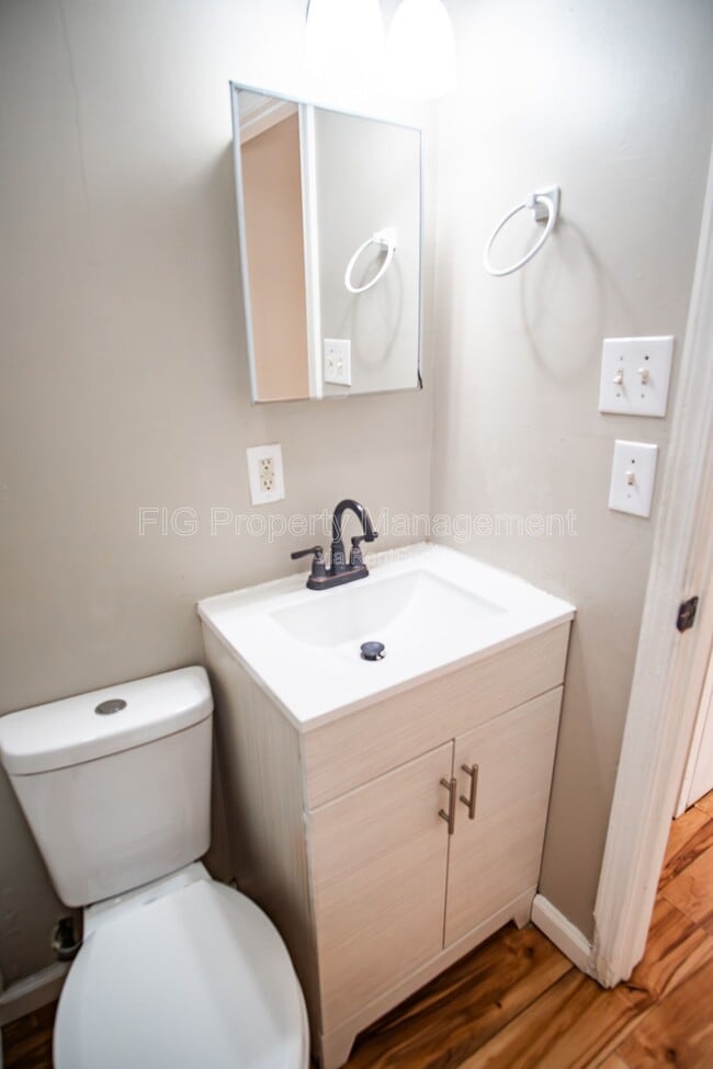 Building Photo - 1416 Chicago Ave