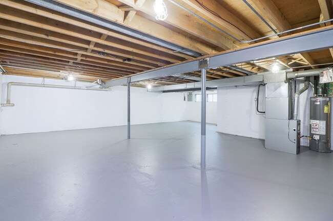 Building Photo - 177 Cascade Dr