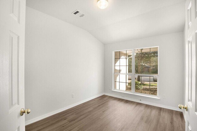 Building Photo - 3310 Blue Ridge Dr