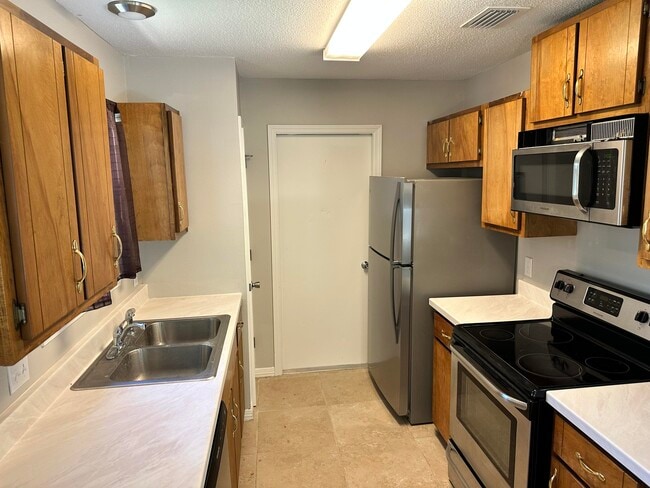 Building Photo - 2987 Windsor Cir