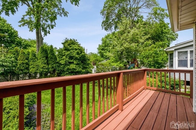 Building Photo - 114 S 5th Ave