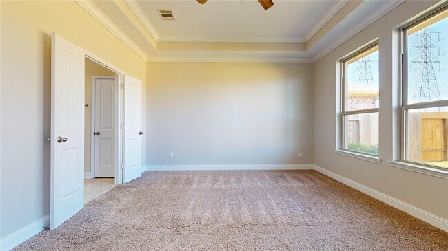 Building Photo - 2135 Llerena Ln