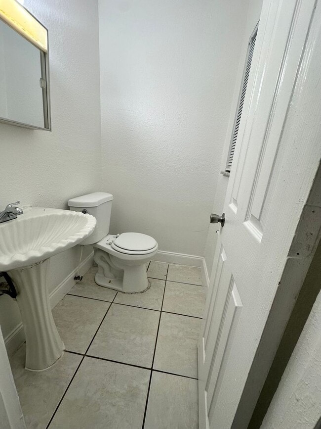 Building Photo - Charming 3 Bedroom Home in the Heart of Or...