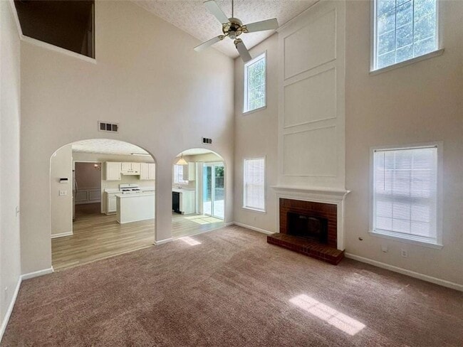Building Photo - 540 Manor Glen Dr