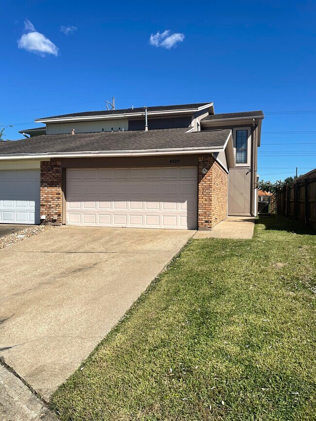 Primary Photo - 4029 Heatherbrook Ct