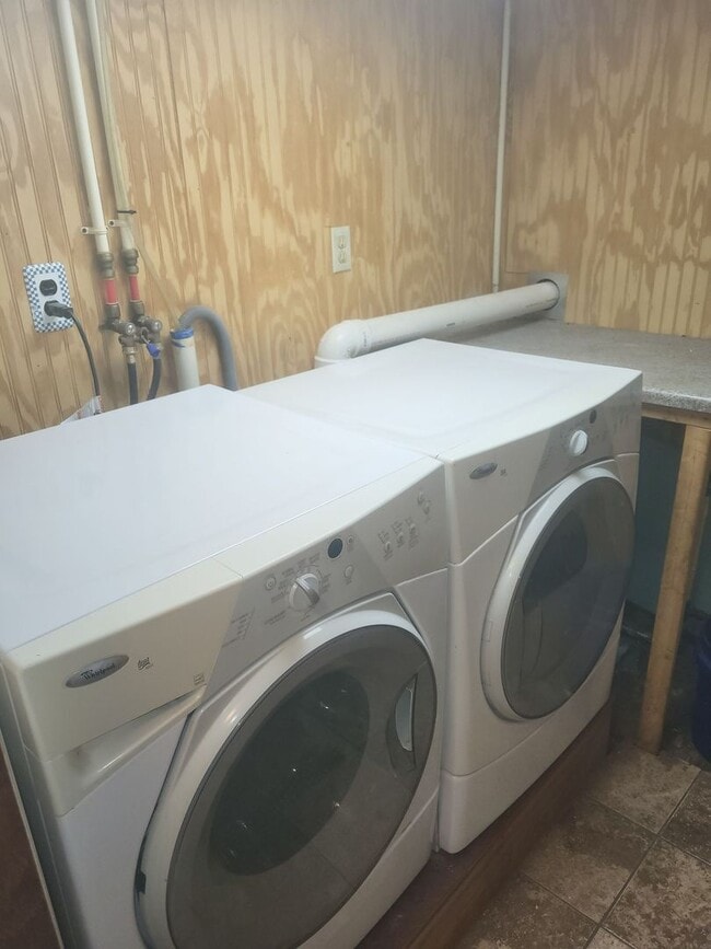 Building Photo - 5 Dupaw Gould Rd