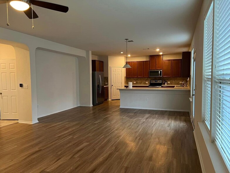 Building Photo - 7609 Ballydawn Dr