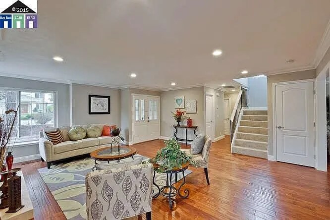 Building Photo - 845 Glenhill Dr