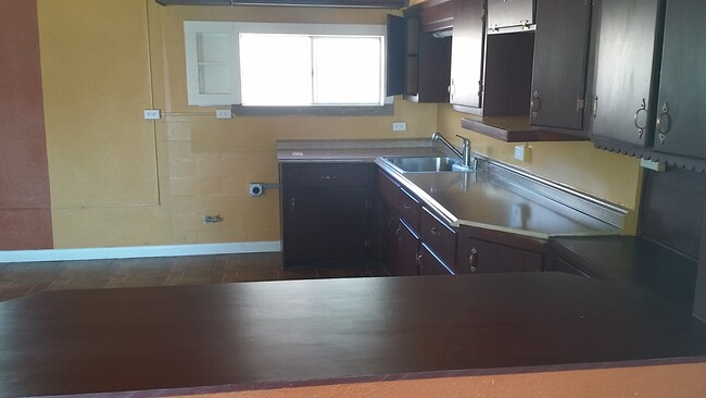 Building Photo - 56565 Sunnyslope Dr