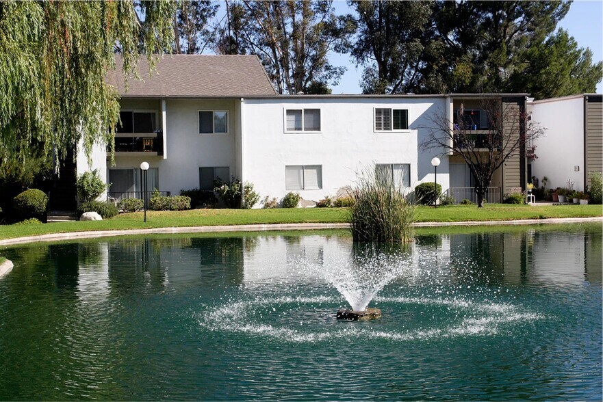 Building Photo - 24518 Nicklaus Dr