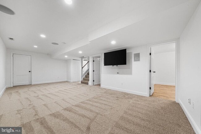 Building Photo - 2718 S June St