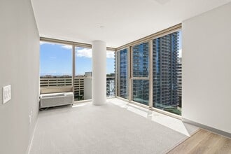 Building Photo - 1390 Kapiolani Blvd