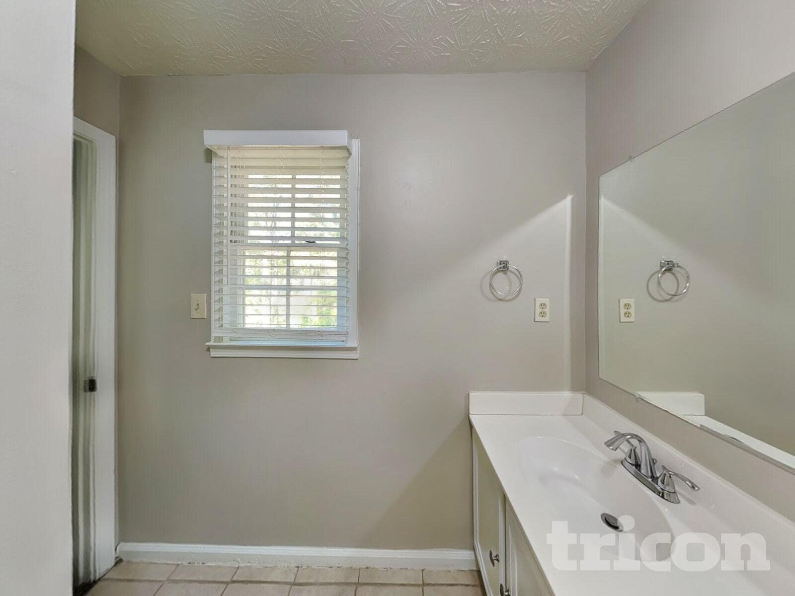 Building Photo - 1029 Peace Dr