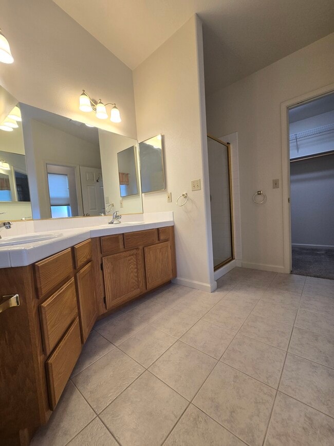 Building Photo - 1749 Bougainvillea Dr