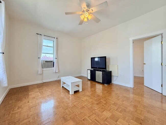 Building Photo - 514 Monastery Pl