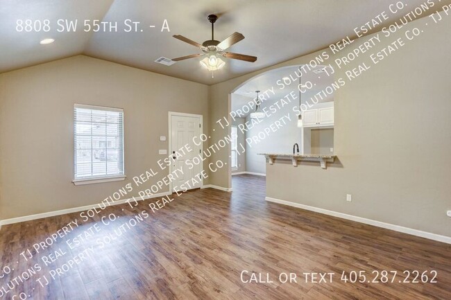 Building Photo - Two bedroom cottage in OKC!