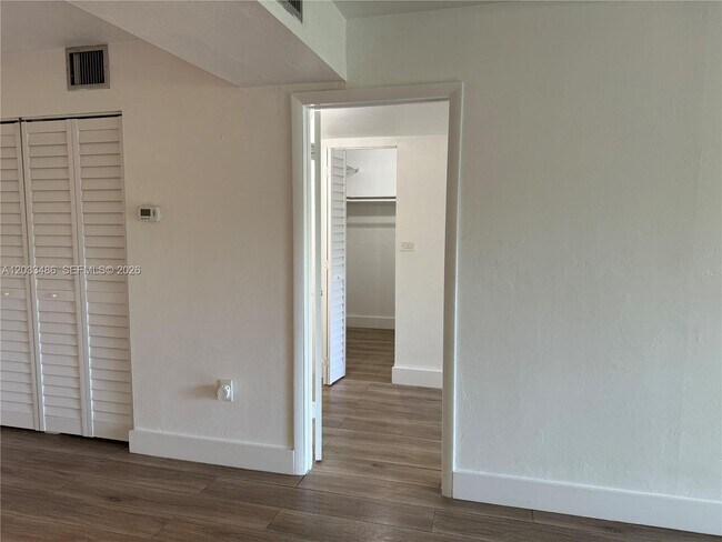Building Photo - 8335 SW 72nd Ave