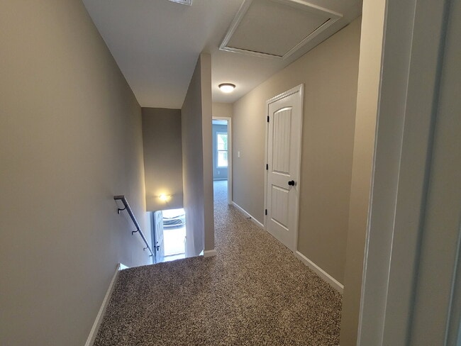 Building Photo - 231 Smithson Ln