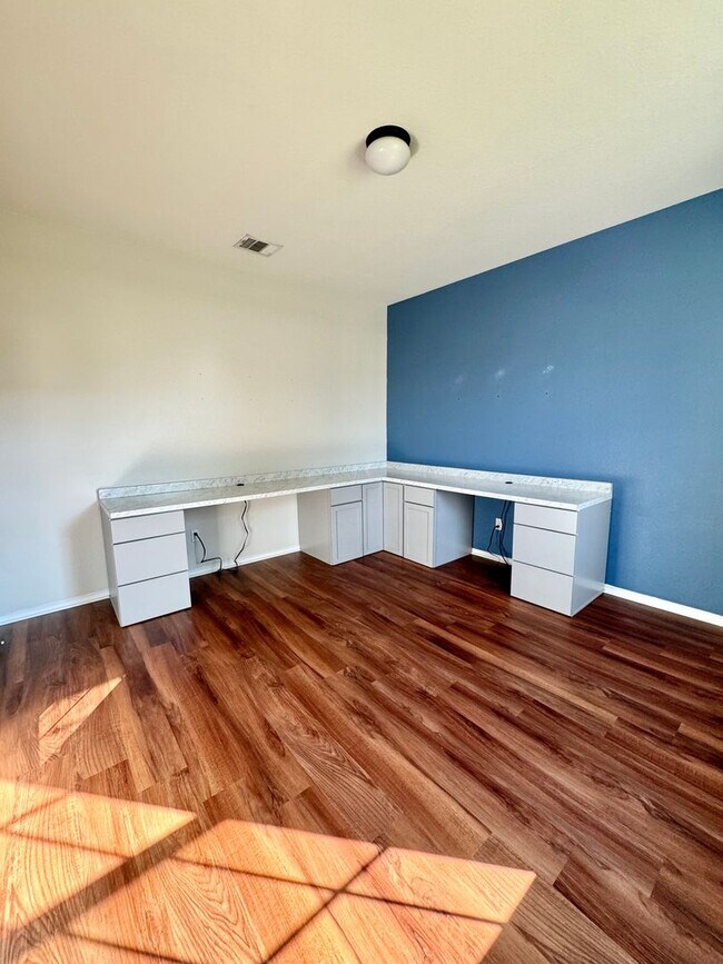 Building Photo - AVAILABLE SOON!