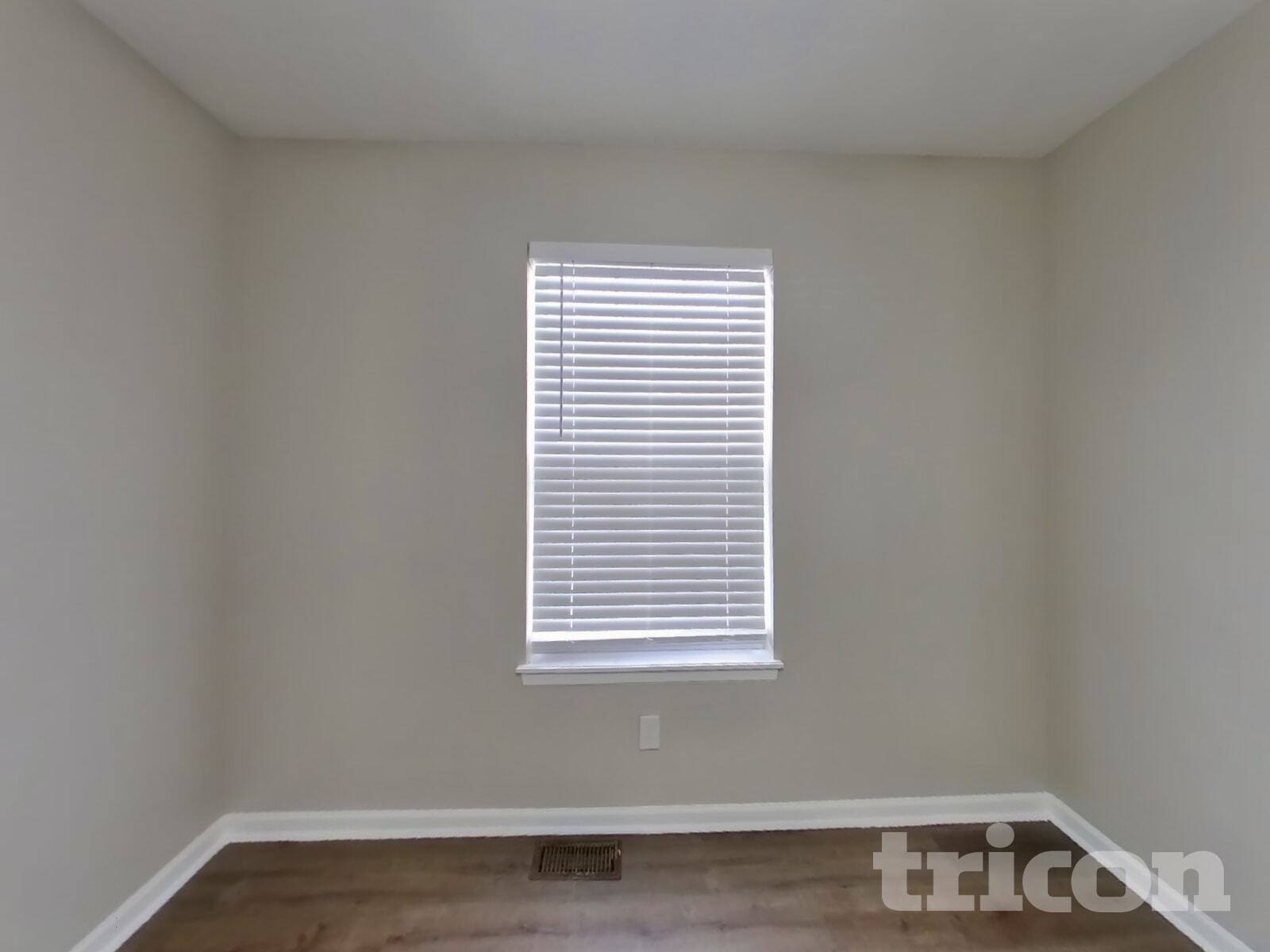 Building Photo - 1716 Lynn Cir