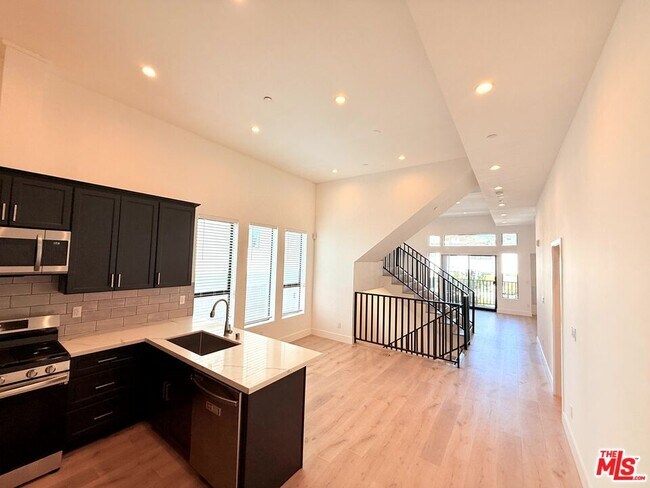 Building Photo - 3414 London St