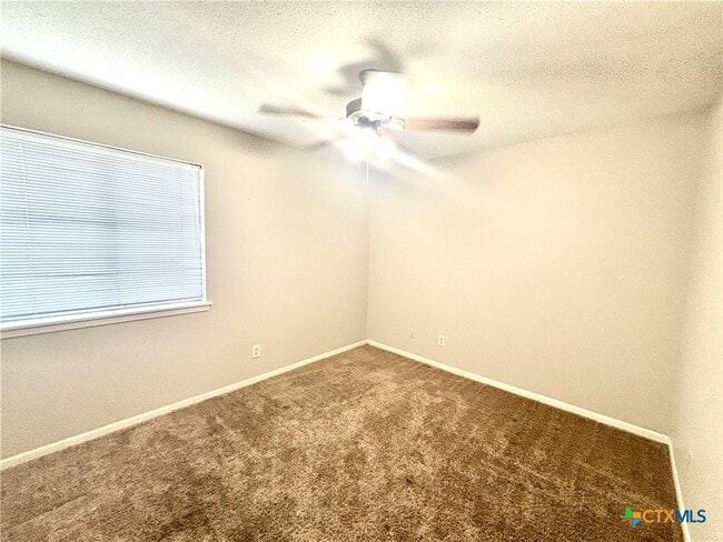 Building Photo - 127 Cabana Dr