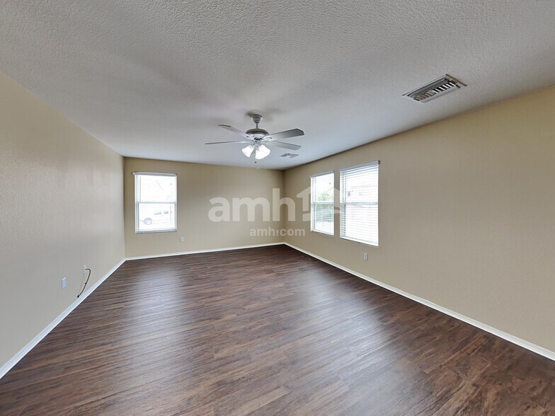 Building Photo - 8143 W Eagle Heart Ct