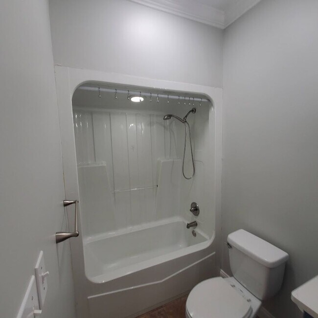Building Photo - Spacious 3-Bedroom Home with Open Floor Plan and Fenced Backyard in Hahira, GA