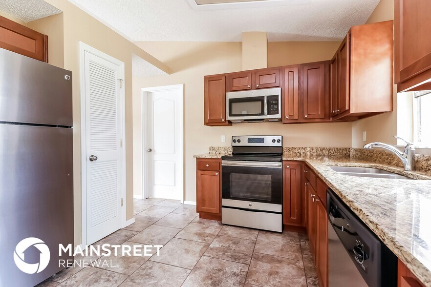 Building Photo - 3284 Lema Dr