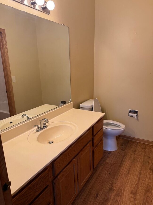 Building Photo - 13964 Danbury Dr