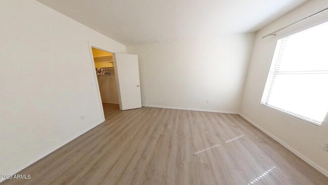 Building Photo - 2277 E Palm Beach Dr