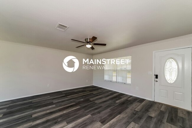 Building Photo - 3 Bedroom Pet-Friendly Home in NORTH PORT, FL with Main Street Renewal
