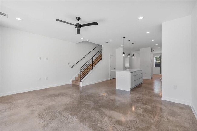 Building Photo - 914 Taulbee Ln
