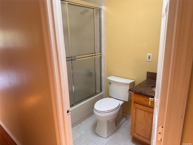 Building Photo - 82-21 Country Pointe Cir