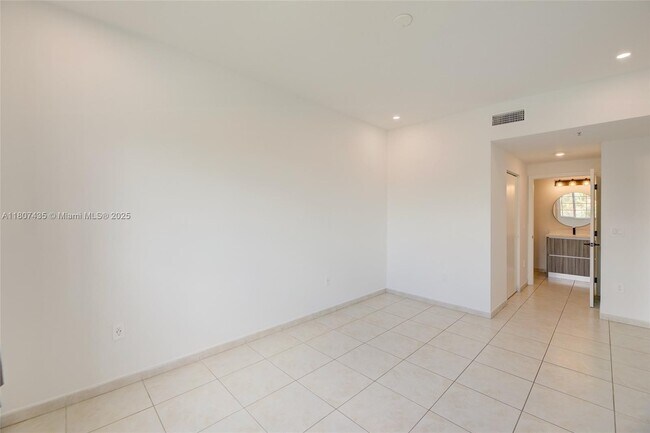Building Photo - 7330 NW 114th Ave