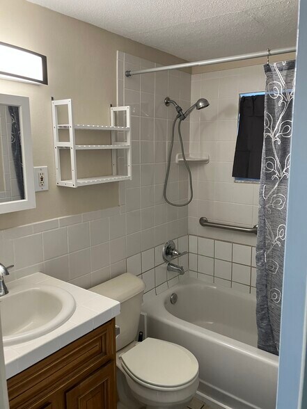 Building Photo - 7461 W Village Dr