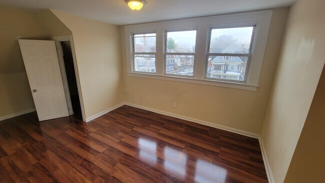 Building Photo - 104 Sherman Ave