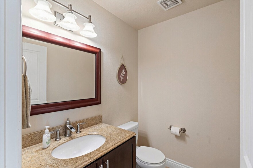 Building Photo - 243 W 13th Ave