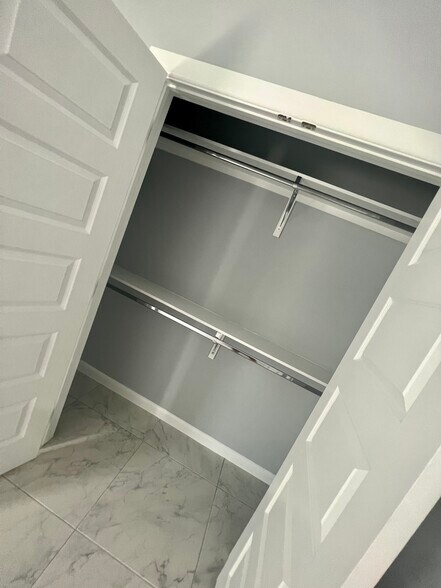 Building Photo - 1025 N Blair Ave