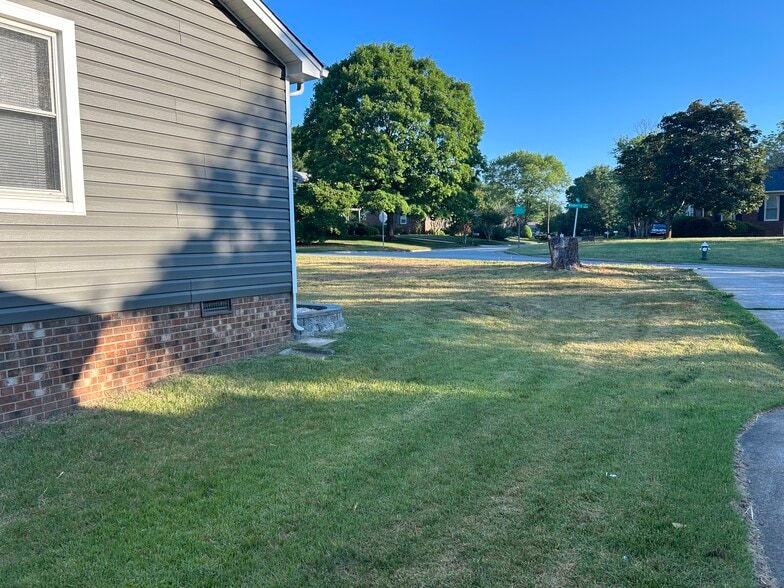 Building Photo - 5701 Wildberry Dr