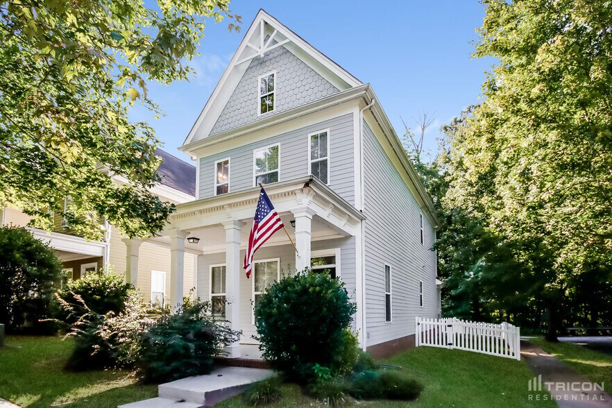 Primary Photo - 139 Kensington St