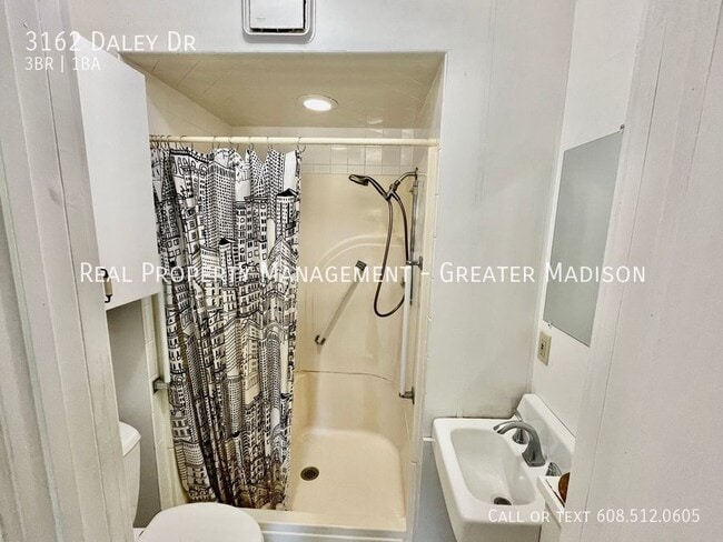 Building Photo - 3162 Daley Dr