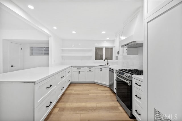 Building Photo - 526 Irvine Ave