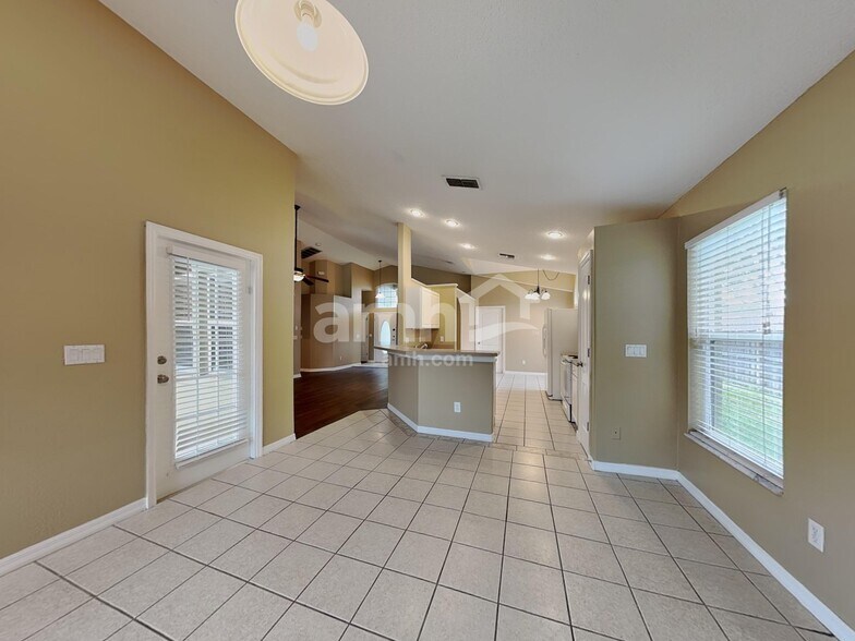 Building Photo - 1591 Crawford Dr