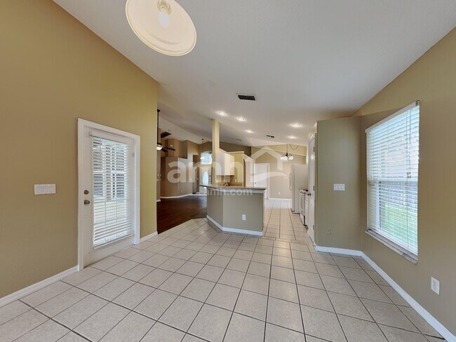 Building Photo - 1591 Crawford Dr