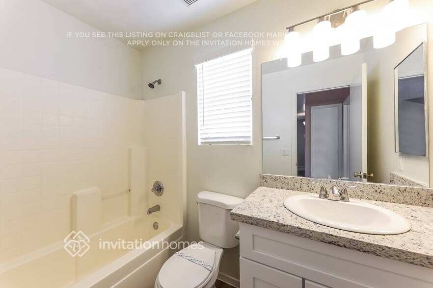 Building Photo - 15787 W Anasazi St